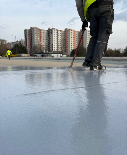 Hydroizolačný epoxidovo-polyuretánový pochôdzny systém