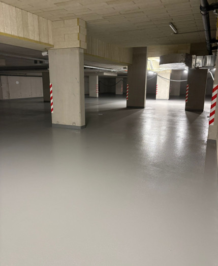 Hydroizolačný a pochôdzny epoxidovo-polyuretánový systémo